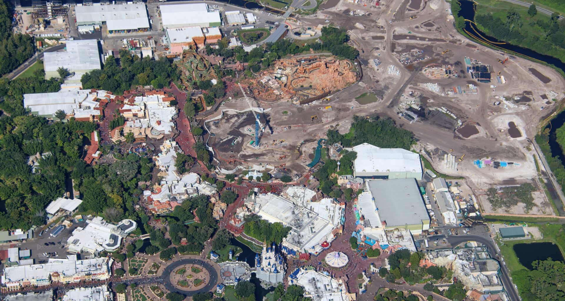 The enormous construction zone for Piston Peak National Park and Villains Land now stretches from the former Rivers of America far into the backstage areas of Magic Kingdom.