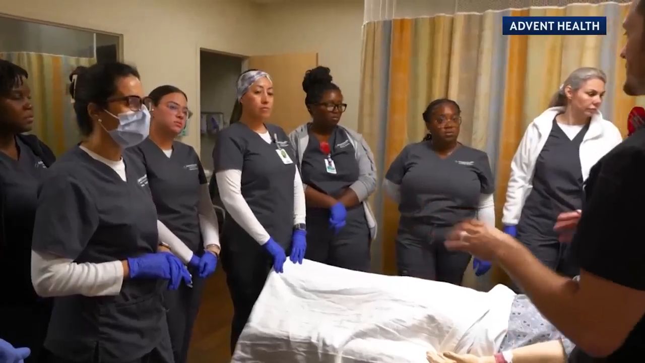 Nursing students get hands-on practice at AdventHealth Tampa