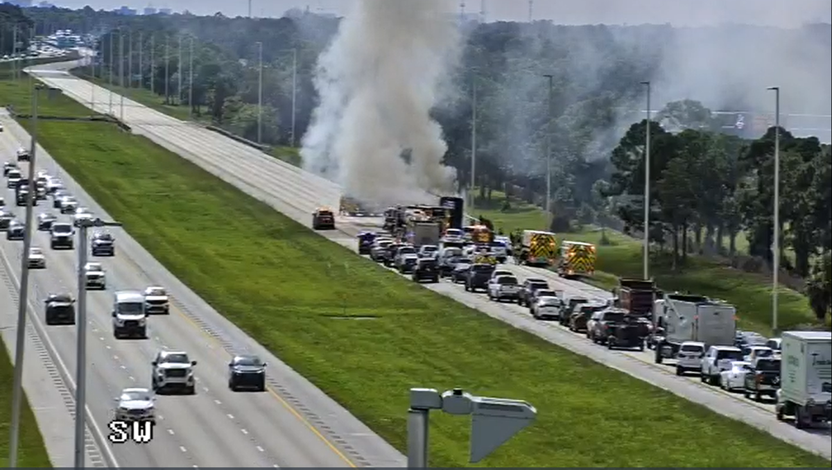 Vehicle fire closes southbound I-95 in Martin County