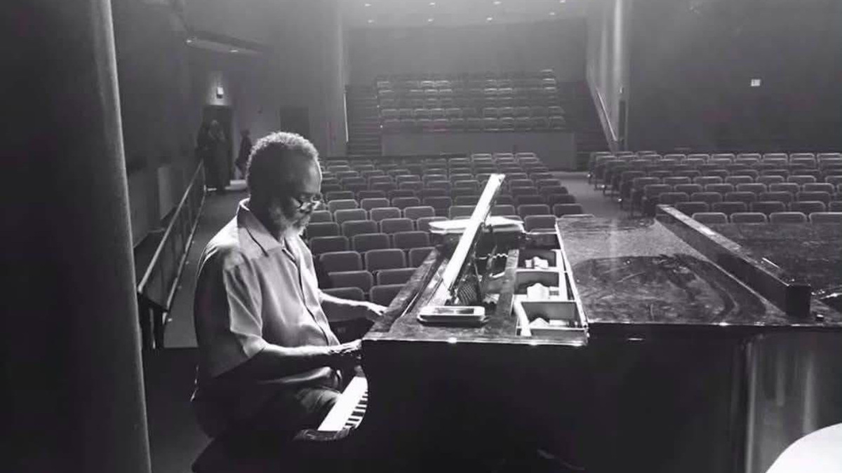 Longtime Martin County High School choral director Ronald Corbin dies