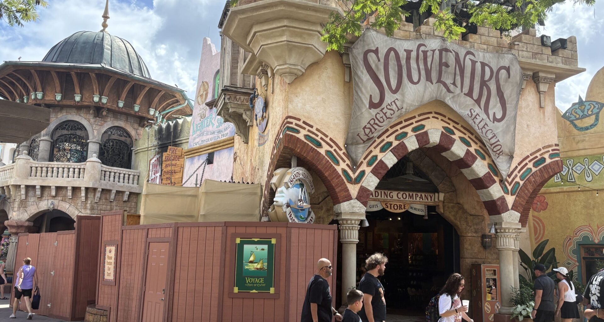 Islands of Adventure Trading Company Construction Walls