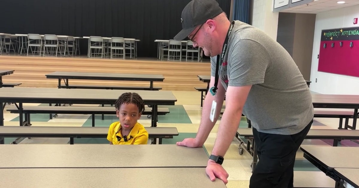 Tampa Bay Elementary cafeteria manager saves choking student