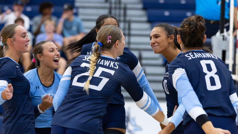 Volleyball Claims 3-2 Win Over Florida National in Five Sets