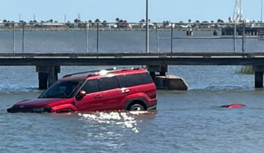 Jacksonville first responders rescue a driver in an SUV in the river after an incident in Mayport