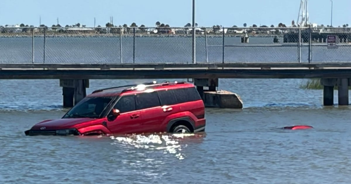 Jacksonville first responders rescue a driver in an SUV in the river after an incident in Mayport