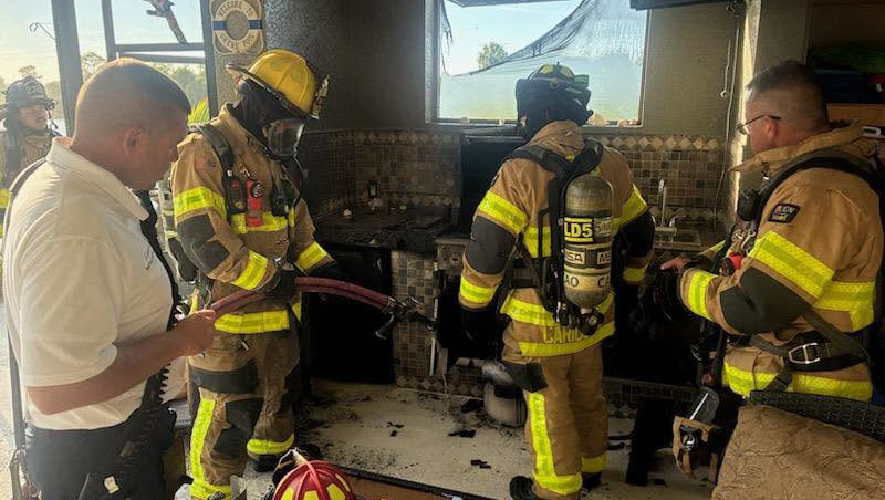 Firefighters extinguish grill fire at Cape Coral home