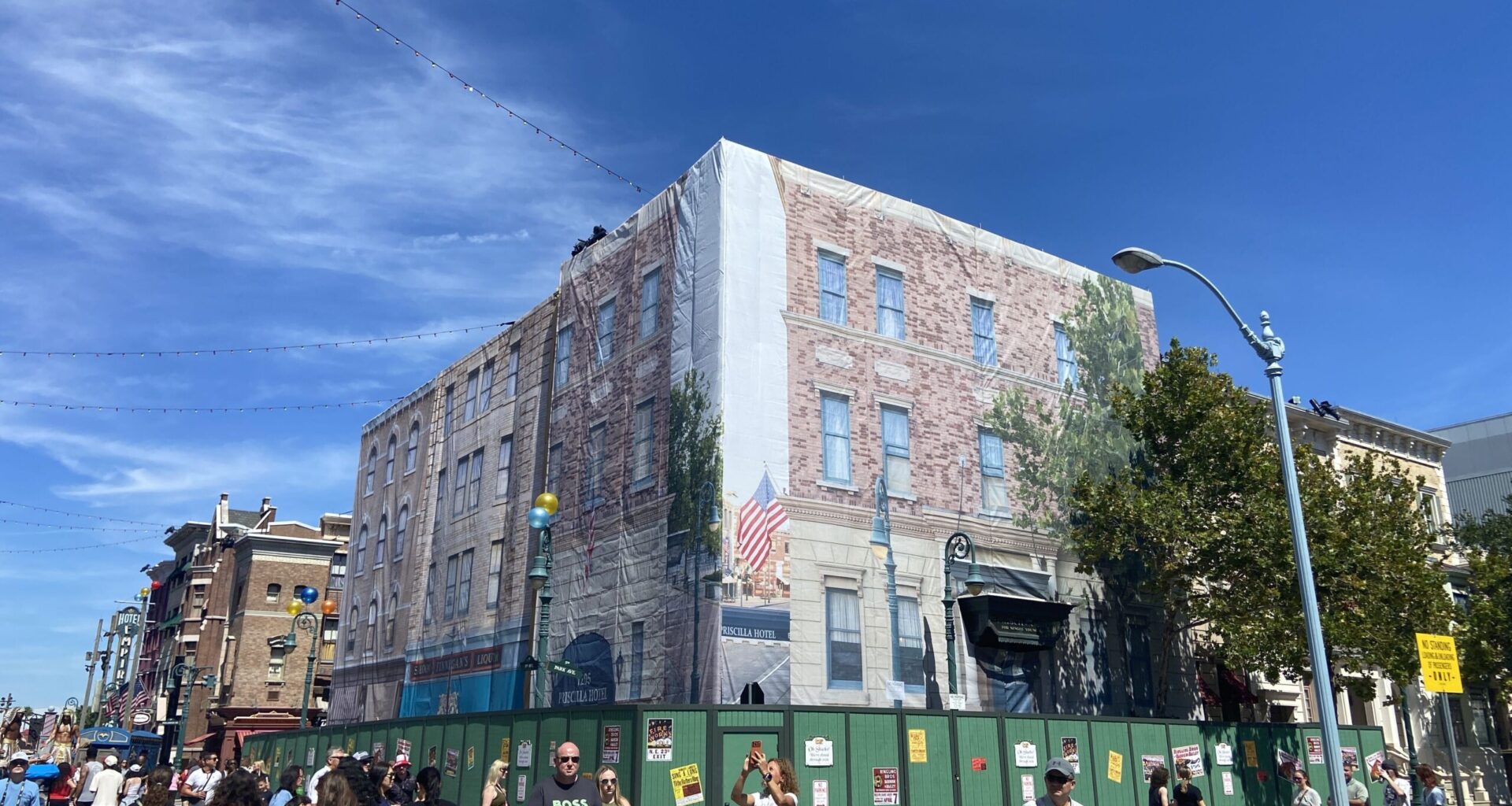 The Priscilla Hotel facade at Universal Studios Florida now has printed themed scrim, offering a slightly nicer view of the building for guests.