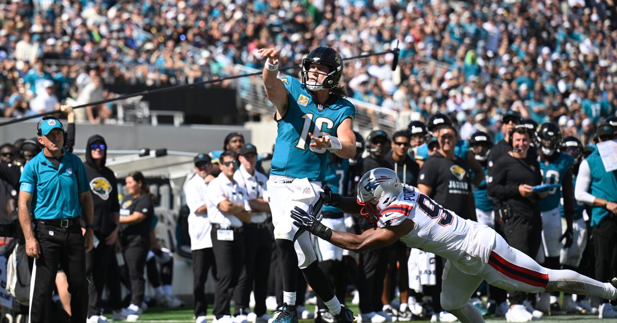 Lawrence throws 3 TD passes as Jaguars rout Patriots and raise more questions about Maye :: WRAL.com