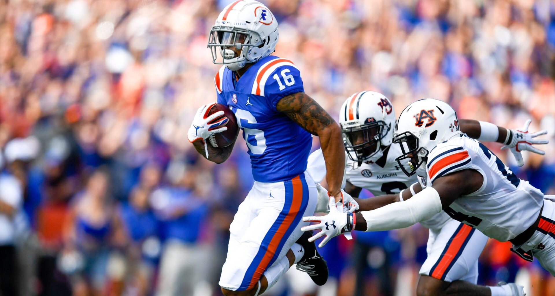 Florida opens as slight betting favorite over Auburn in Week 3