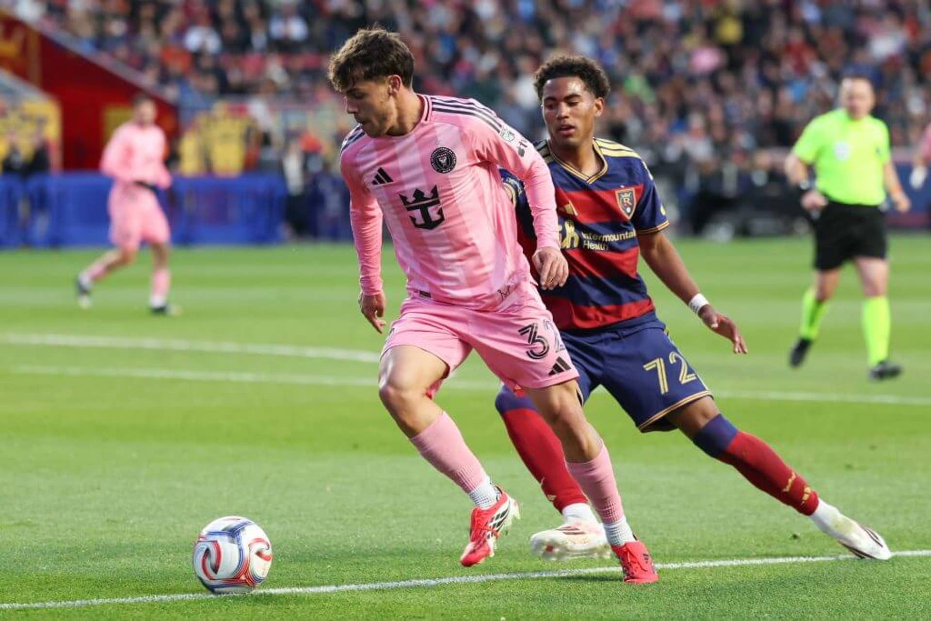 Inter Miami defender Noah Allen against Zavier Gozo