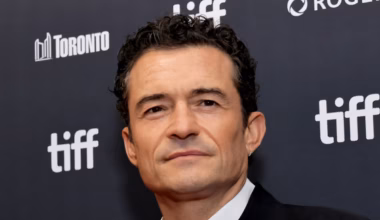 Orlando Bloom addresses controversial threesome scene with real-life sisters Rooney and Kate Mara in new film