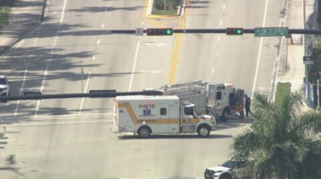 Crews cap gas leak in Davie; Davie Road back open between SW 35th and 39th St. - WSVN 7News | Miami News, Weather, Sports