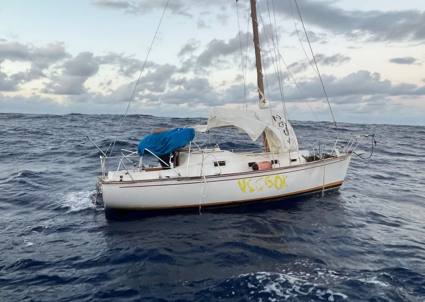 Coast Guard transfers 10 aliens to the Bahamas following interdiction near Fort Lauderdale > United States Coast Guard News > Press Releases