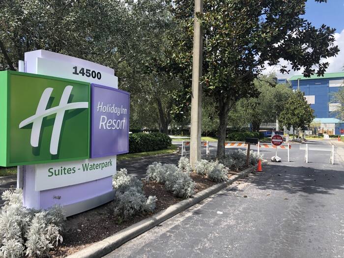Orlando Holiday Inn sued over closed waterpark