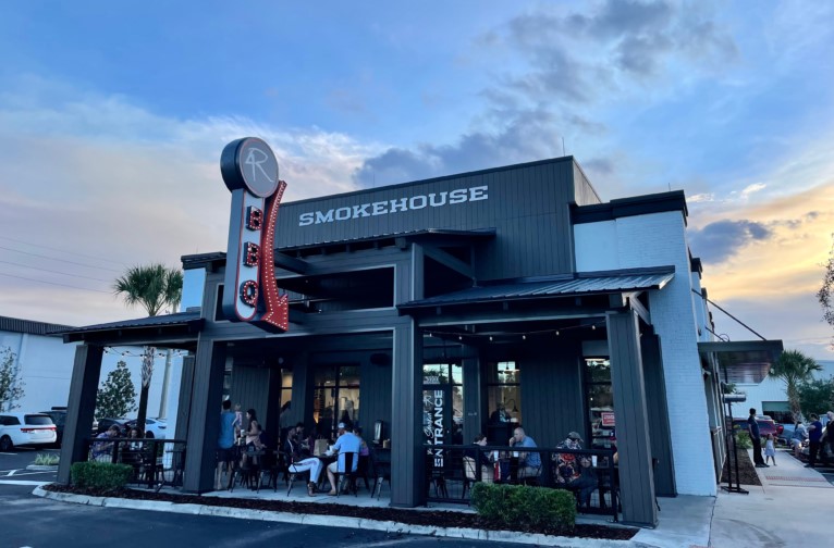 4 Rivers Smokehouse, SoDough Detroit Pizza, & More New Dining Coming Soon to Orlando Airport