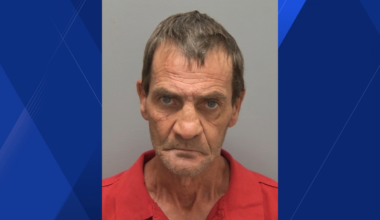 Cape Coral man wanted for skipping court after arrest on gun possession as a convicted felon charge