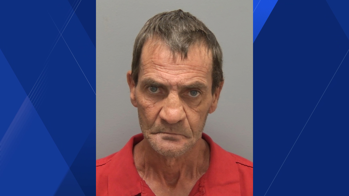 Cape Coral man wanted for skipping court after arrest on gun possession as a convicted felon charge