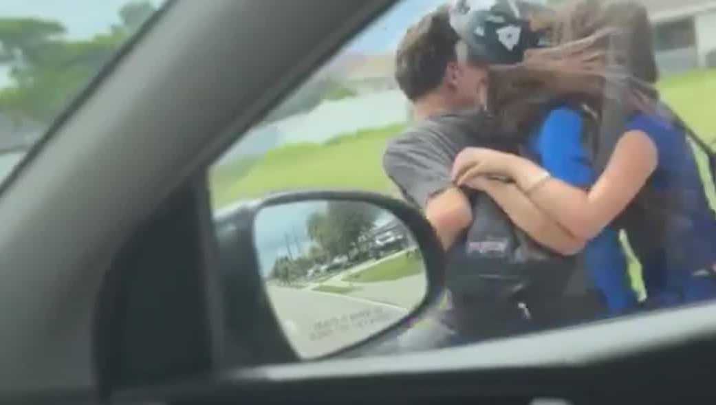 Video shows 3 kids riding on one e-bike in Cape Coral, Florida