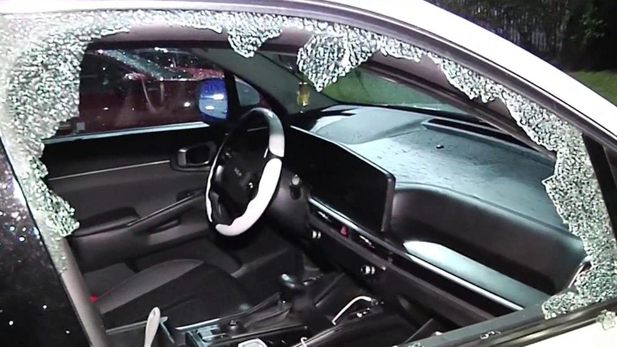 Video shows cars broken into at Corinthians Apartments in Gladeview – NBC 6 South Florida