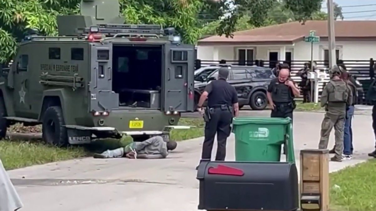 Robbery suspect in custody after SWAT standoff in Opa-locka, authorities say – NBC 6 South Florida