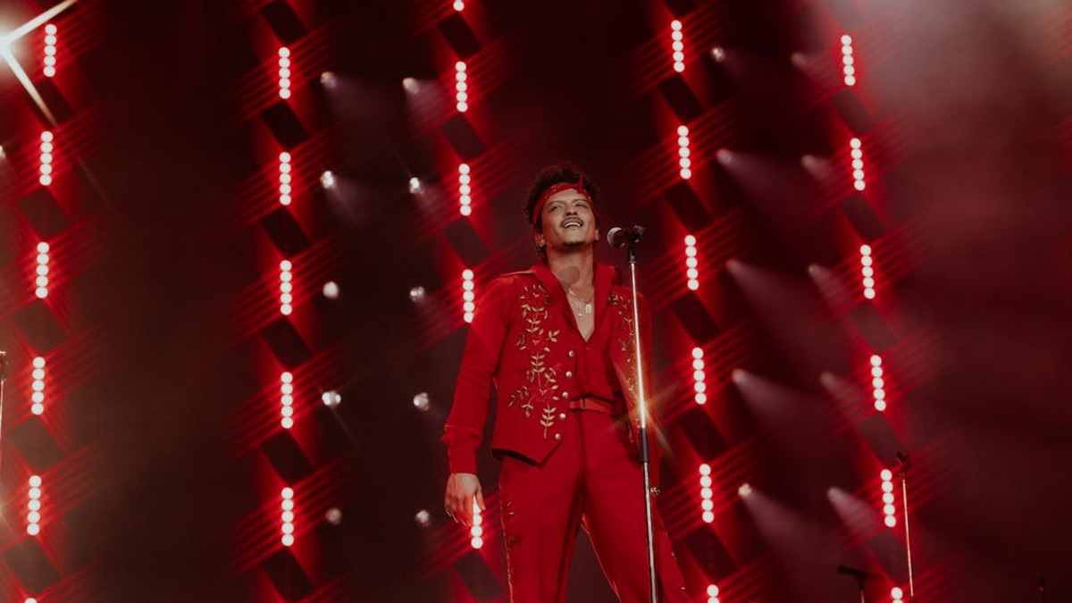 Bruno Mars parties ahead of The Romantic tour concerts in Miami