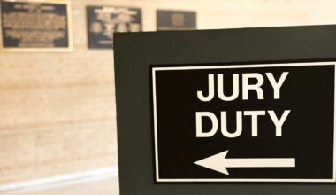 Jeff Bezos Reports for Jury Duty at Miami-Dade Courthouse | NewsRadio WIOD