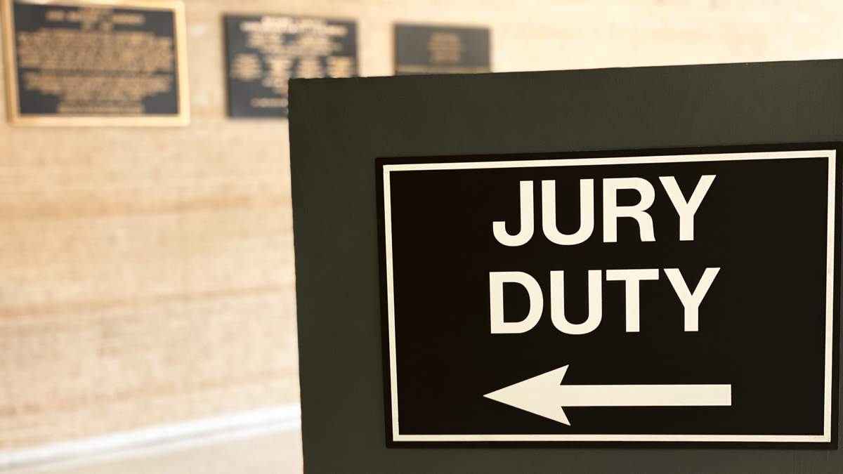 Jeff Bezos Reports for Jury Duty at Miami-Dade Courthouse | NewsRadio WIOD