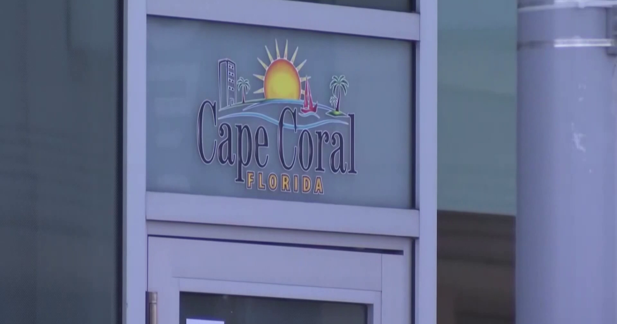Cape Coral road sinking 80 feet wide, city approves $500K emergency fix | Lee County