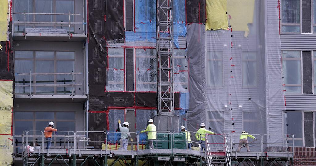 Analysis: Miami area construction pay ranks last among big metros once living costs are factored in | Business