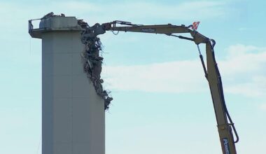 RSW's old control tower comes down after 32 years | Lee County