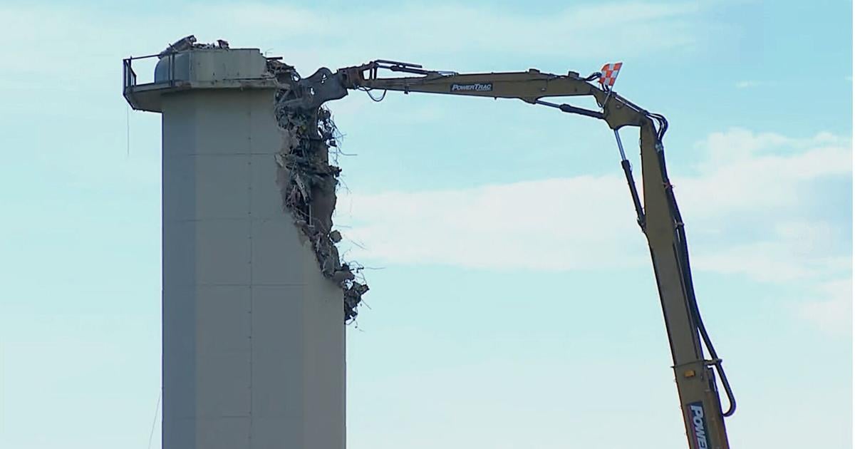 RSW's old control tower comes down after 32 years | Lee County