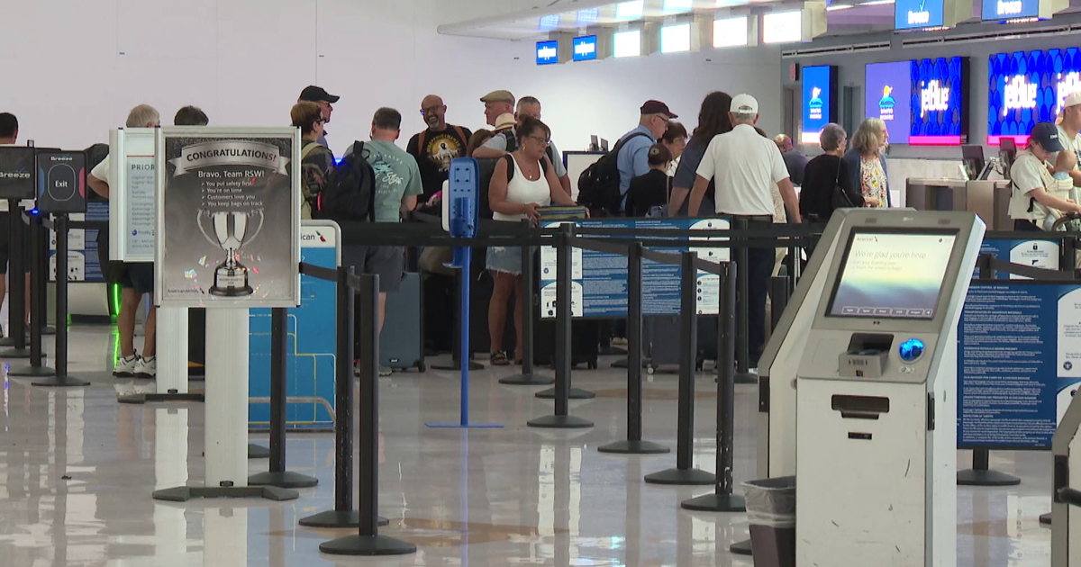 Labor Day travel picks up at Southwest Florida International Airport | Lee County