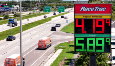 Gas prices surge overnight in Fort Myers, drivers scramble for savings | Lee County