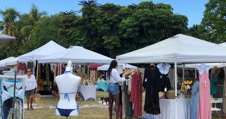 Farmers Market offers students some extra cash | Key Biscayne