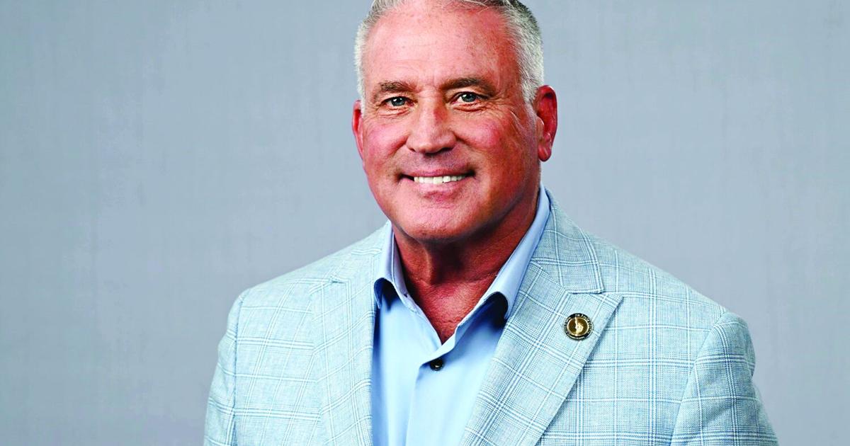 City commission votes 4-1 to renewal city clerk’s contract | St. Lucie County