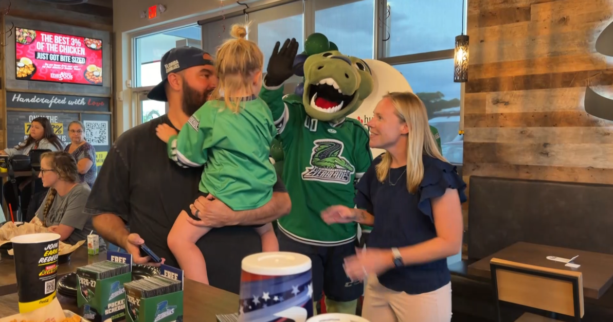 Cape Coral fans meet Everblades players, Kelly Cup at Huey Magoos | Lee County