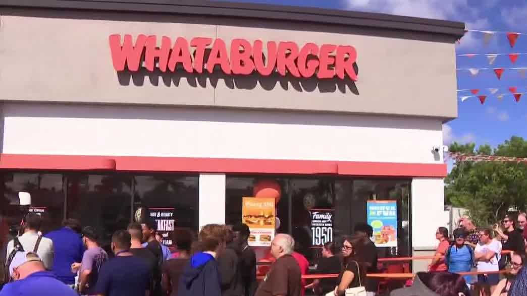 Whataburger opens in Fort Myers, drawing crowds and causing traffic on US-41