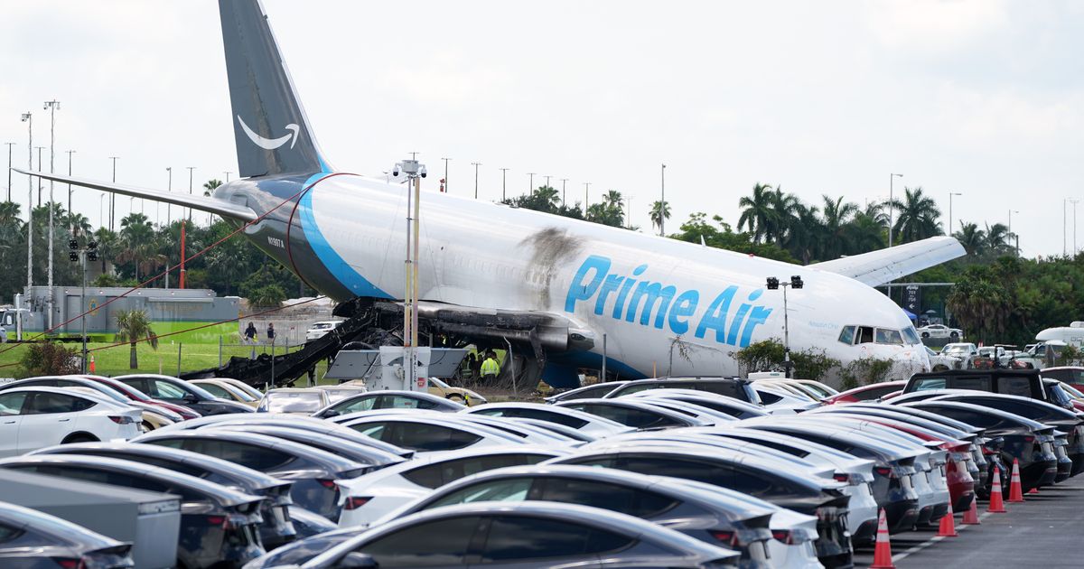 What to know about the Amazon cargo plane crash in Miami that killed 5 workers in a van :: WRAL.com