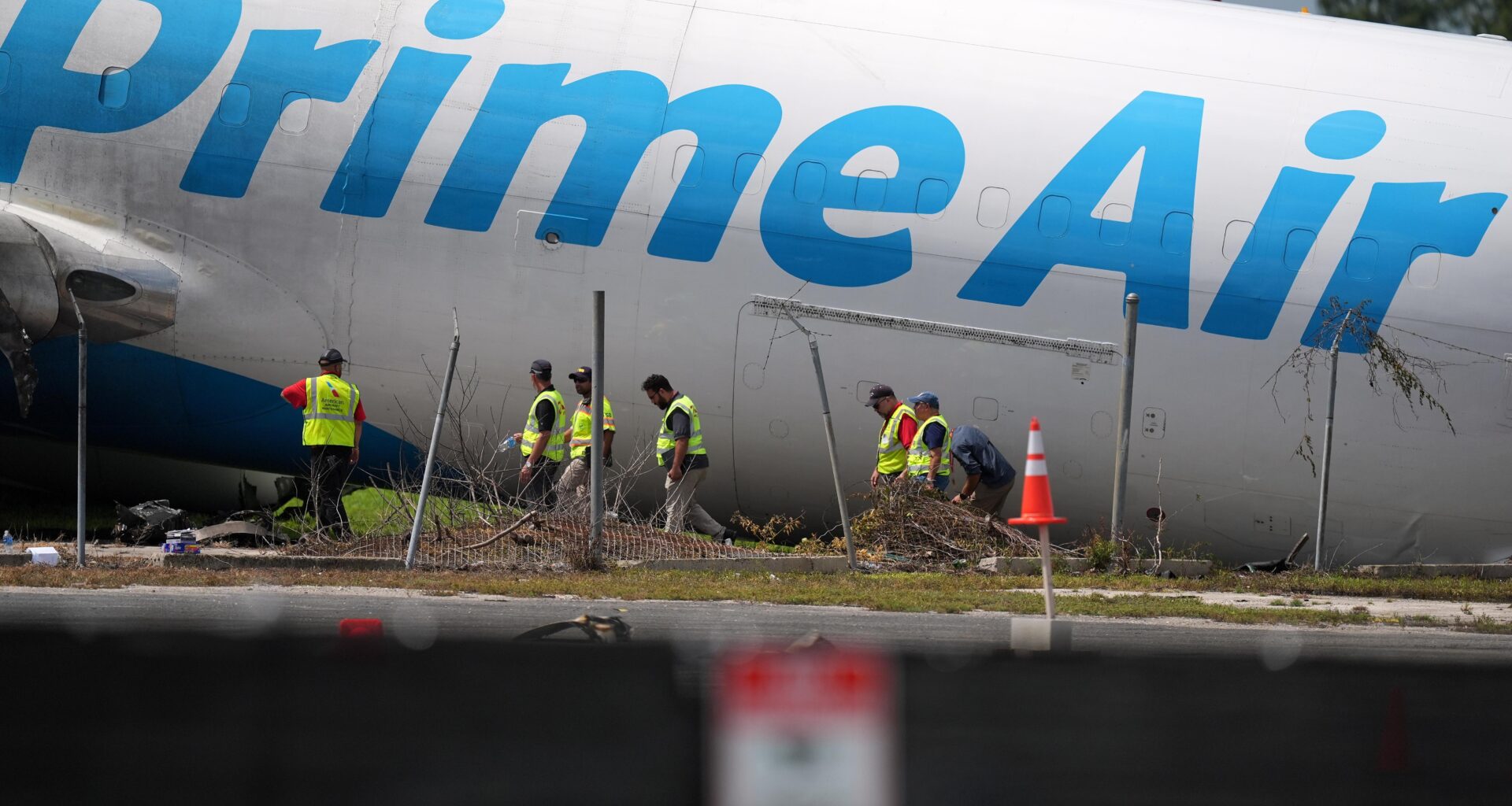 A pilot of Amazon cargo plane that careened off Miami runway warned it was coming in too fast – Sun Sentinel