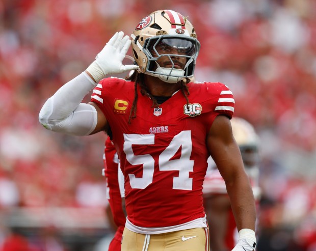 San Francisco 49ers' Fred Warner (54) motions to the crowd during their game against the Miami Dolphins in the second quarter at Levi's Stadium in Santa Clara, Calif., on Sunday, Sept. 20, 2026. (Nhat V. Meyer/Bay Area News Group)