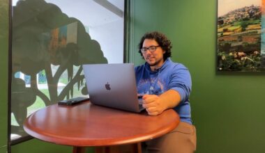 Bay area DACA recipient leads immigrant rights workshop