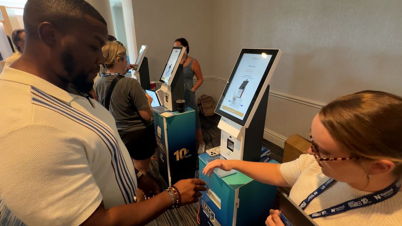 Military Influencer Conference draws thousands of veterans