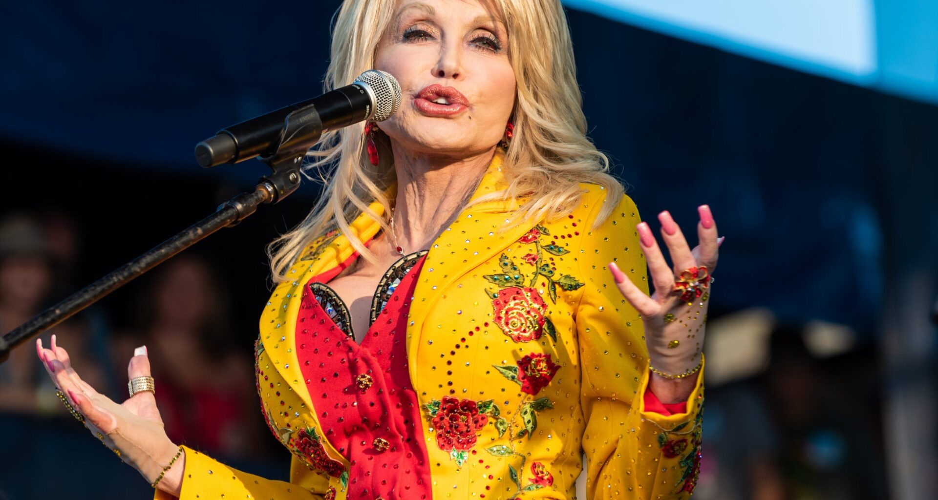 Tampa Shuffle hosts Dolly Parton day on Friday