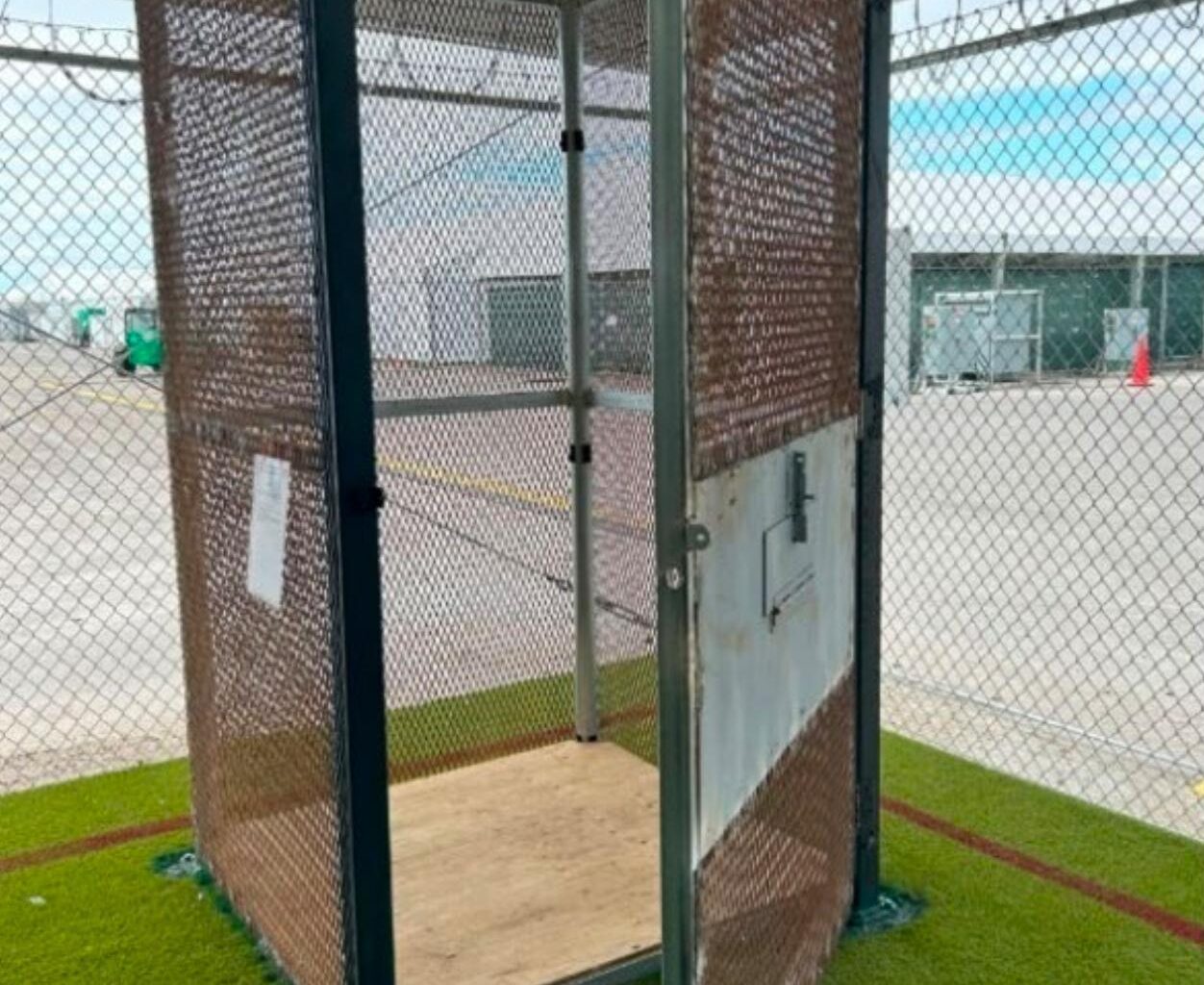Florida Everglades detainees were held in small metal cages, federal report says