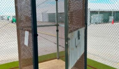 Florida Everglades detainees were held in small metal cages, federal report says