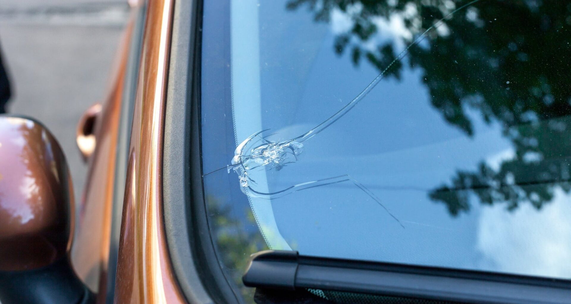 Florida Auto Glass Scam: 'Free' Windshield Replacements Could Raise Insurance Rates