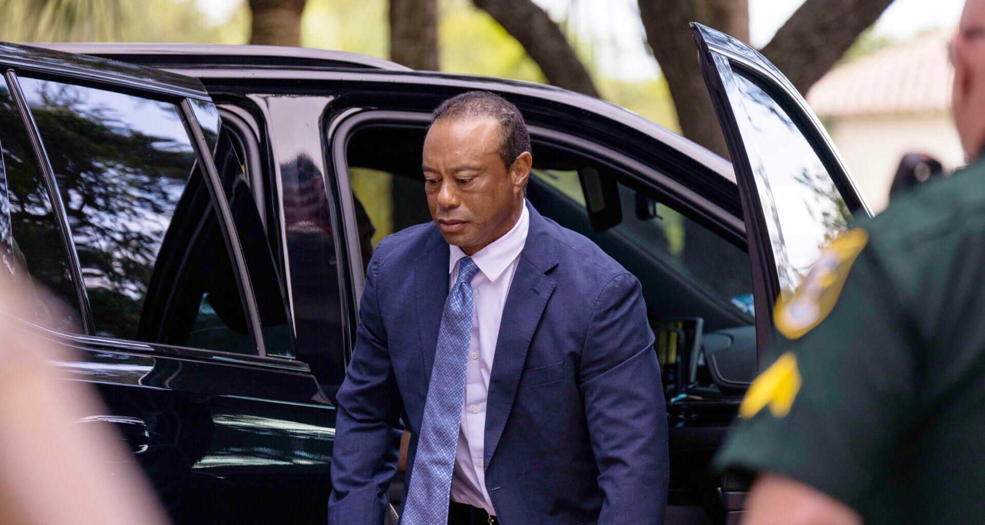 Florida Governor weighs in on whether Tiger Woods can use a golf cart after five-year driving ban