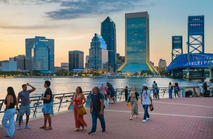 Third Thursday Sip and Stroll returns to Southbank Riverwalk on Sept. 17