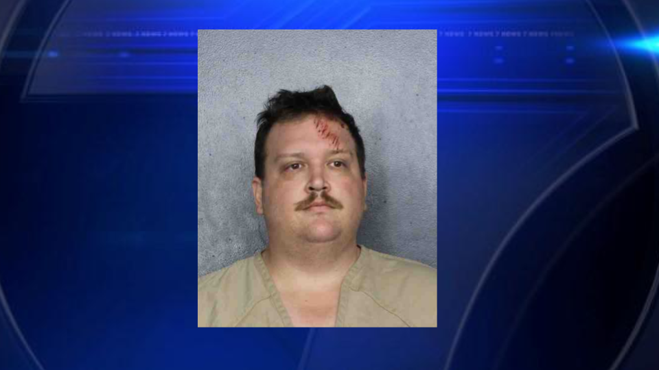 Davie town council candidate arrested on DUI charges after crashing into power pole, police say - WSVN 7News | Miami News, Weather, Sports