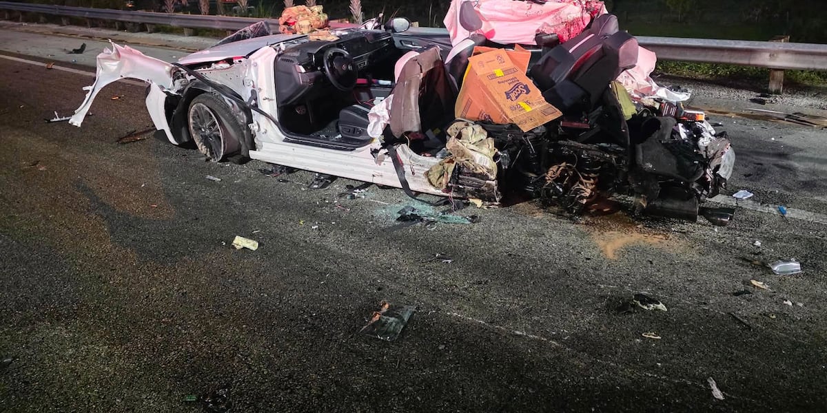 Driver airlifted after predawn crash on I-75 in Charlotte County